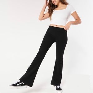 Hollister High-Rise Foldover Flared Leggins Size M